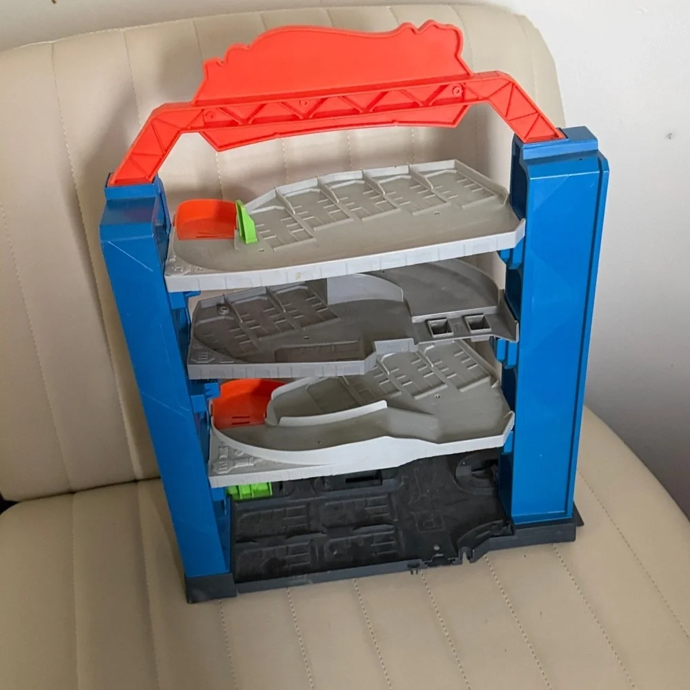 Stunt Garage Playset - Blue/Gray/Orange Hot Wheels as is